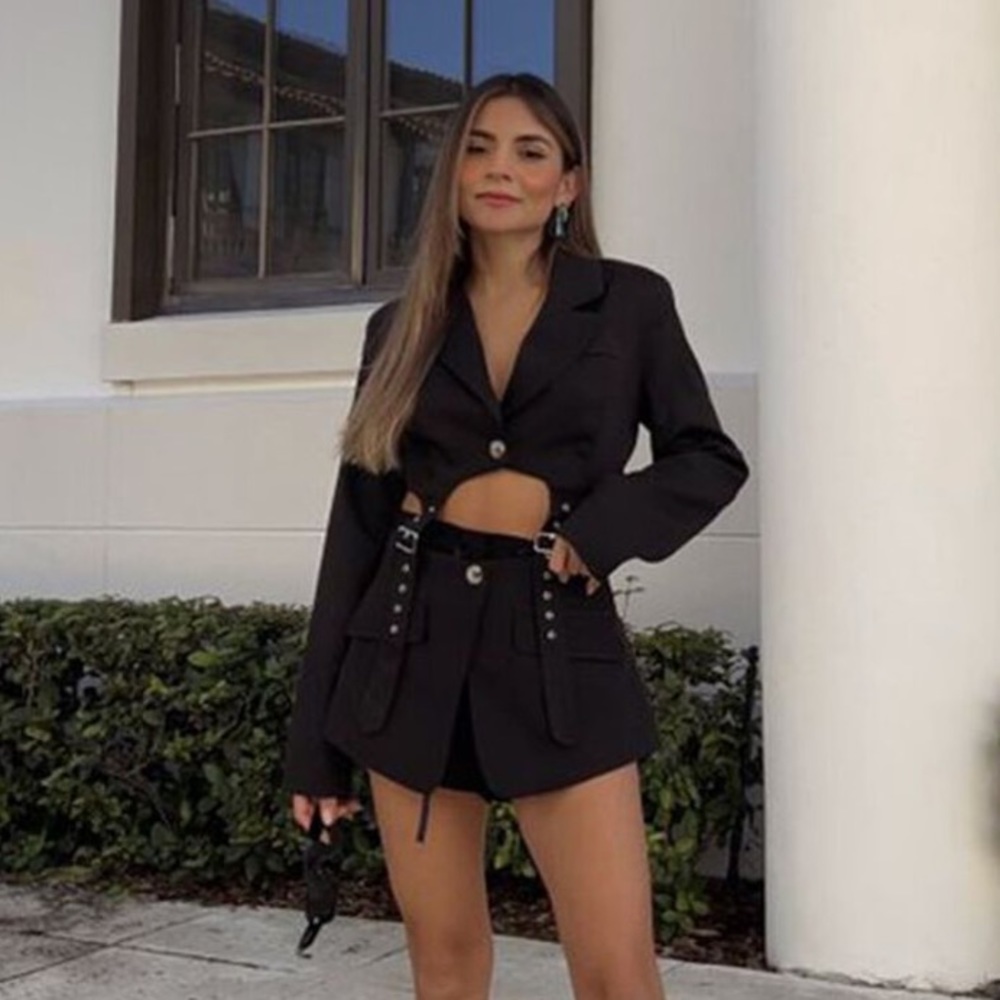 Forever 21 Cut Out Blazer